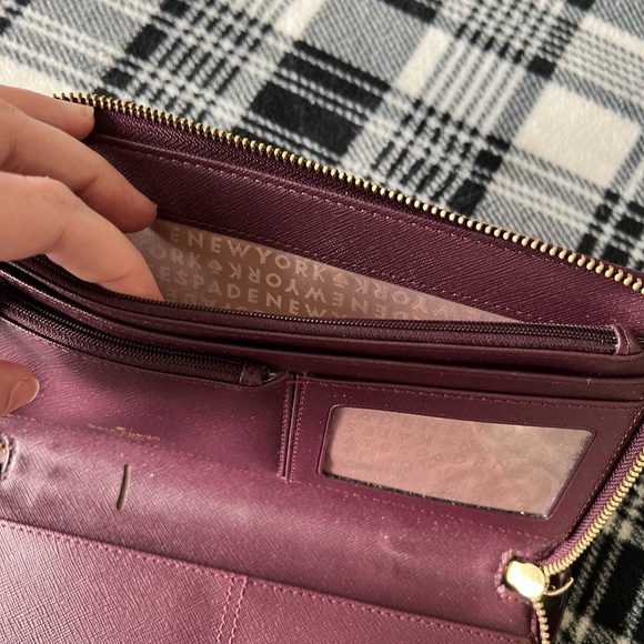 Kate Spade Travel Wallet - Picture 5 of 5